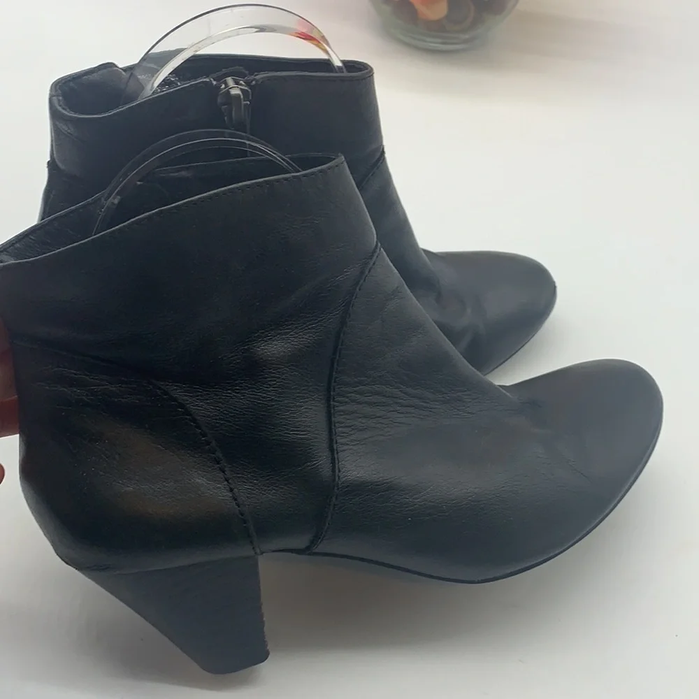 Steve Madden Proccess Black Leather Ankle Boots 7.5. BAB1136F